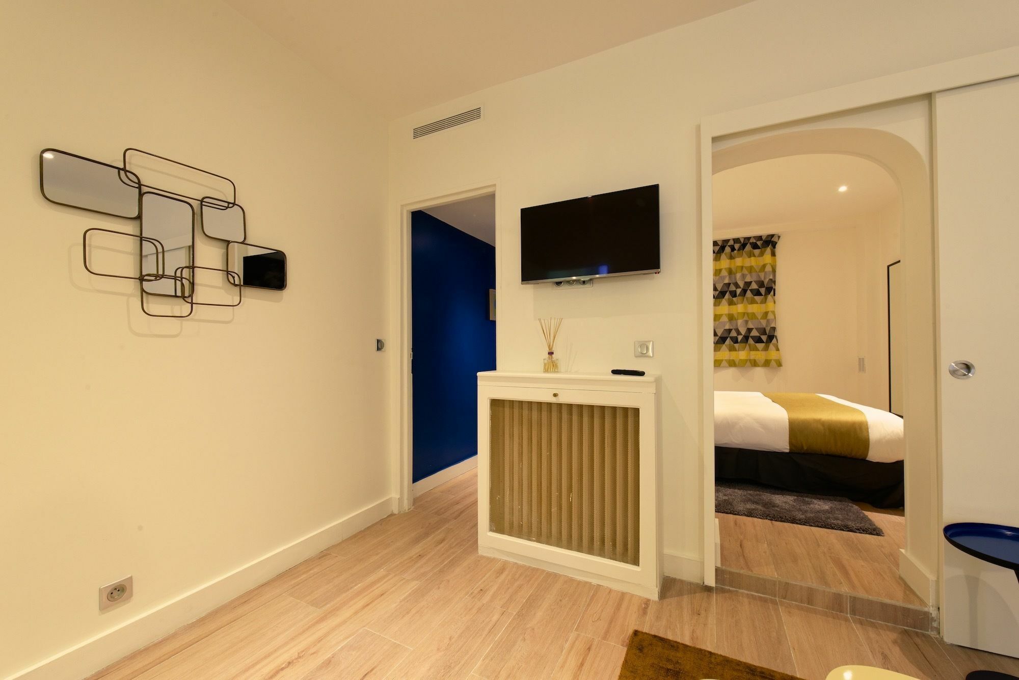 De La Gaîté Hotel 3*