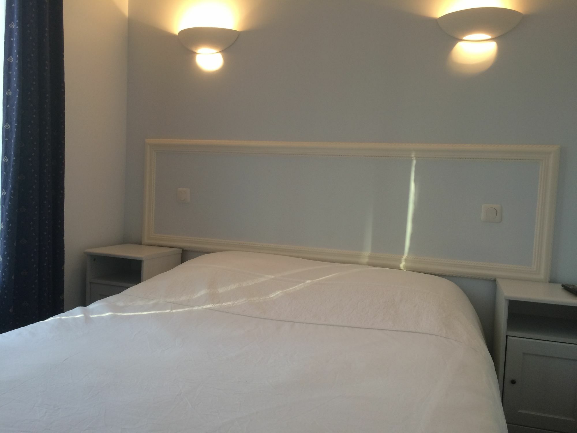 Andre Gill Hotel