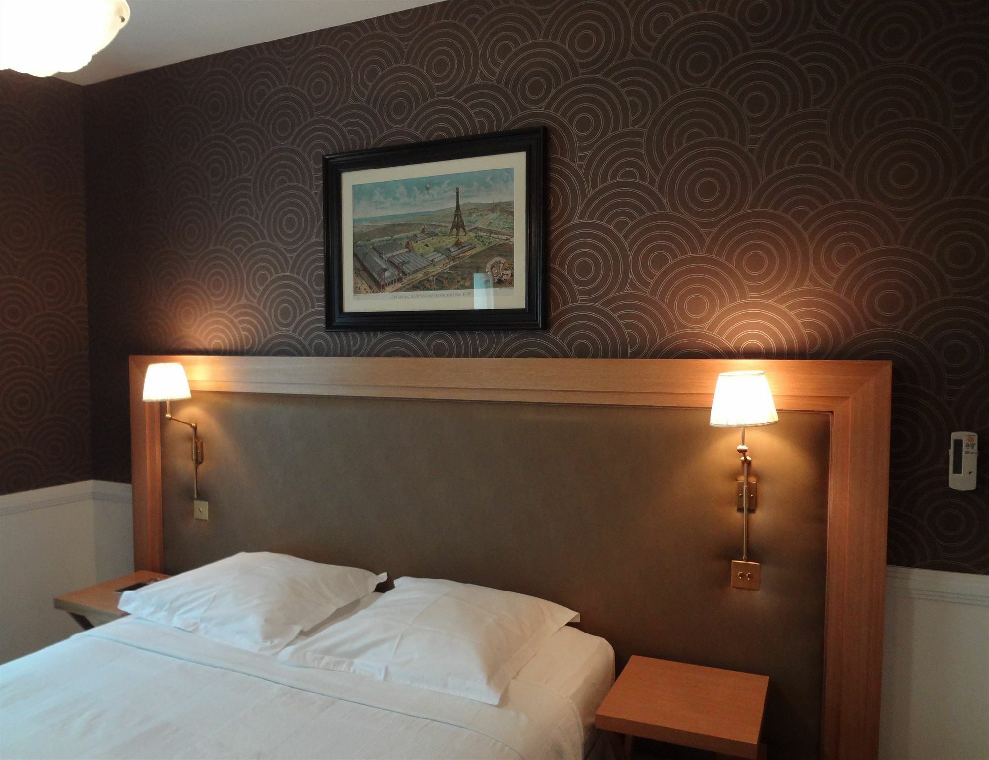 Le Cercle Tour Eiffel Hotel