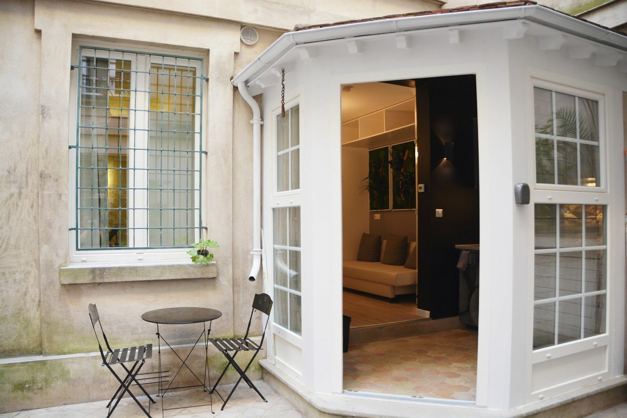 Apartment Modern Elegant In The Heart Of Paris
