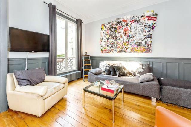 Apartamento Large & Bright Apartment, Paris, Montmartre-opera, Picturesque Rue Des Martyrs Paris