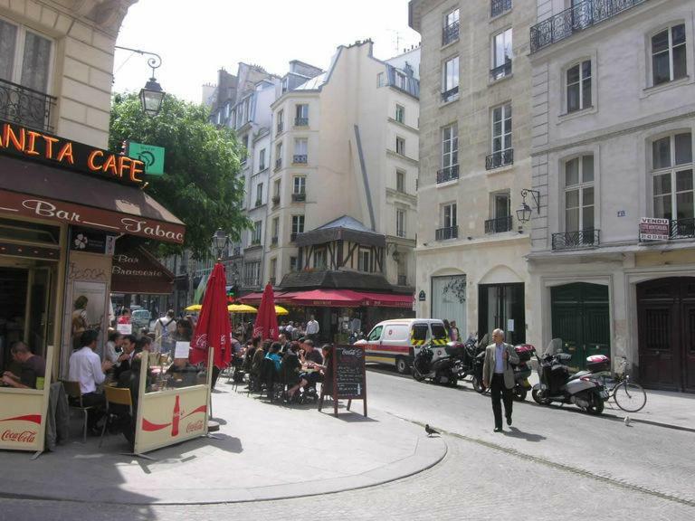 Soho Center/marais/pompidou/louvre Apartment