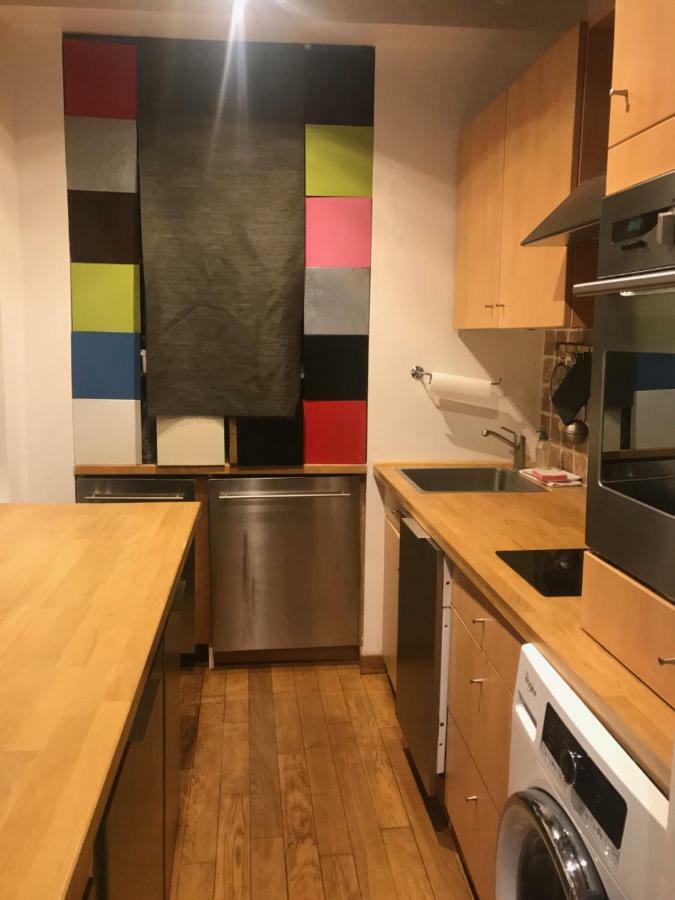 Quartier Montorgueil, Voie Pietonne, Dans Un Immeuble Du Xveme * Paris