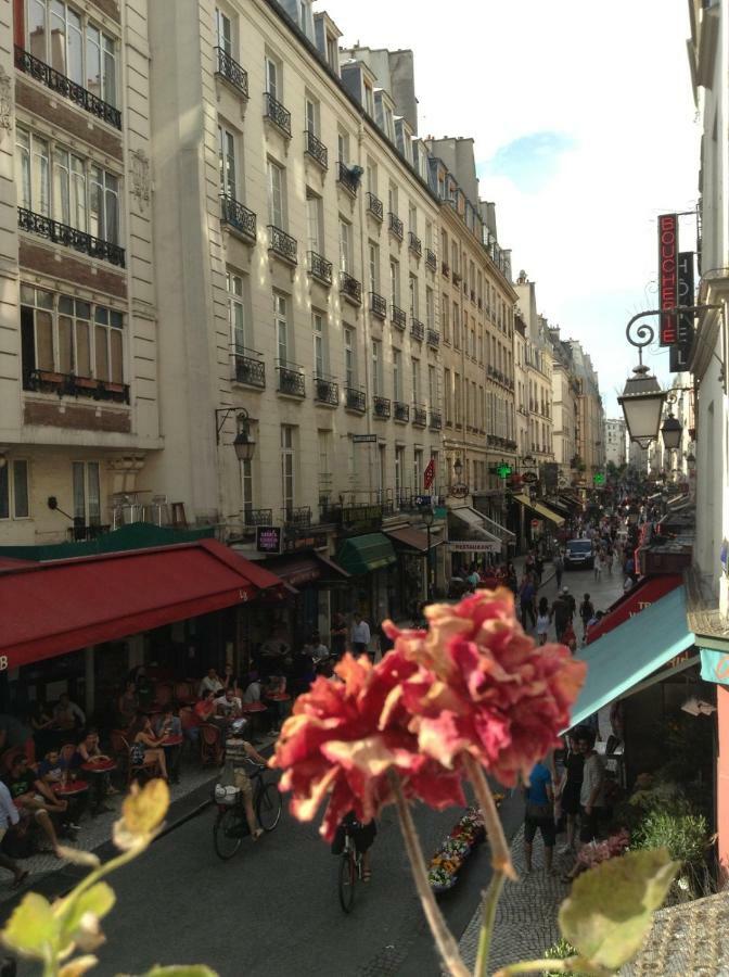 Quartier Montorgueil, Voie Pietonne, Dans Un Immeuble Du Xveme