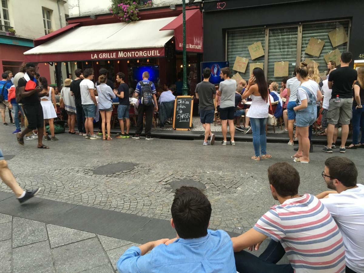Quartier Montorgueil, Voie Pietonne, Dans Un Immeuble Du Xveme * Paris