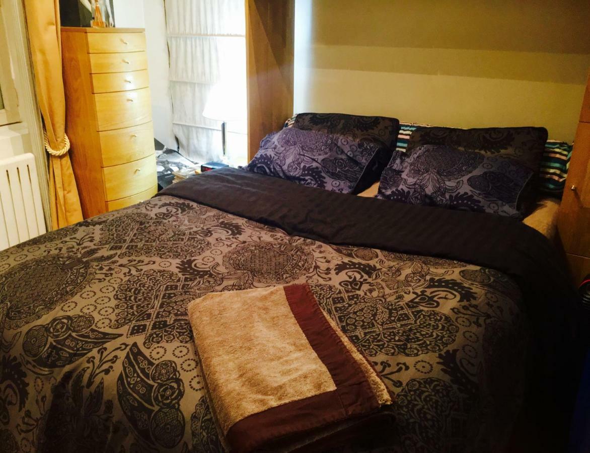 Quartier Montorgueil, Voie Pietonne, Dans Un Immeuble Du Xveme Apartment *