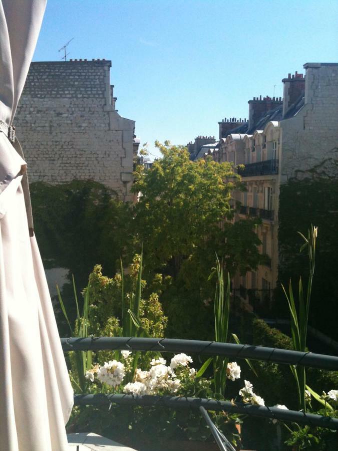 Couette-café 52 Clichy - D'hôtes *