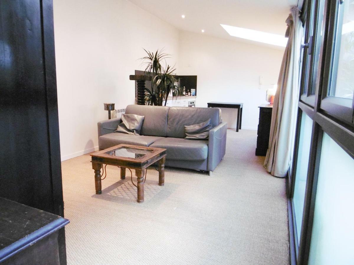 Loft Baron Bed & Breakfast *