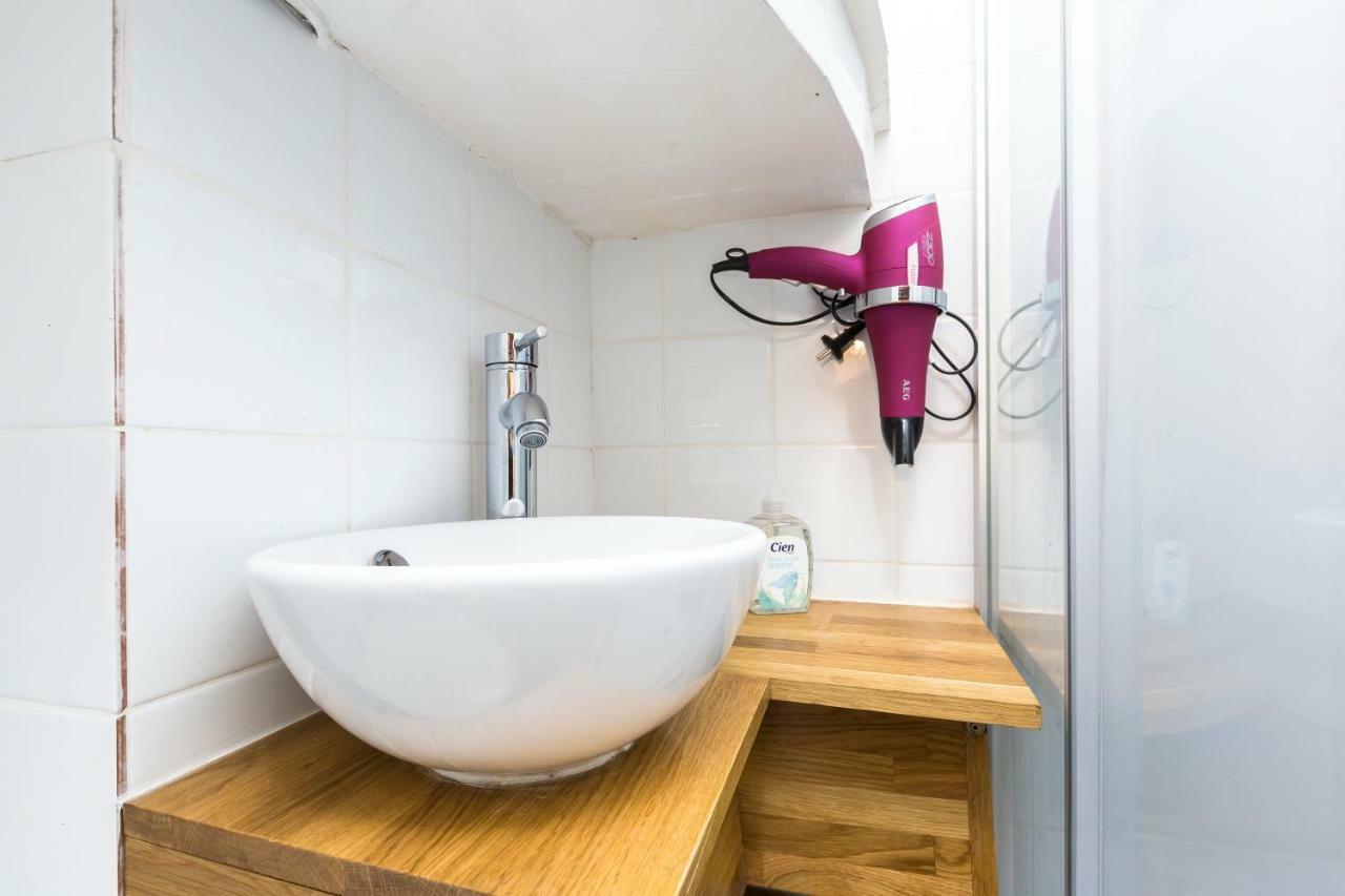 Charming 20m² Near Le Marais Paris