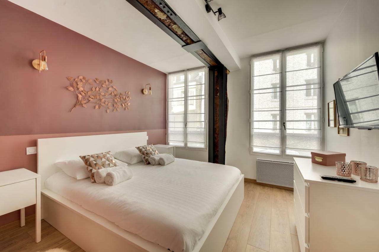 Beautiful Triplex In The Center Of Paris