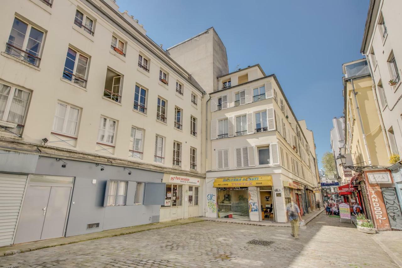 Beautiful Triplex In The Center Of *