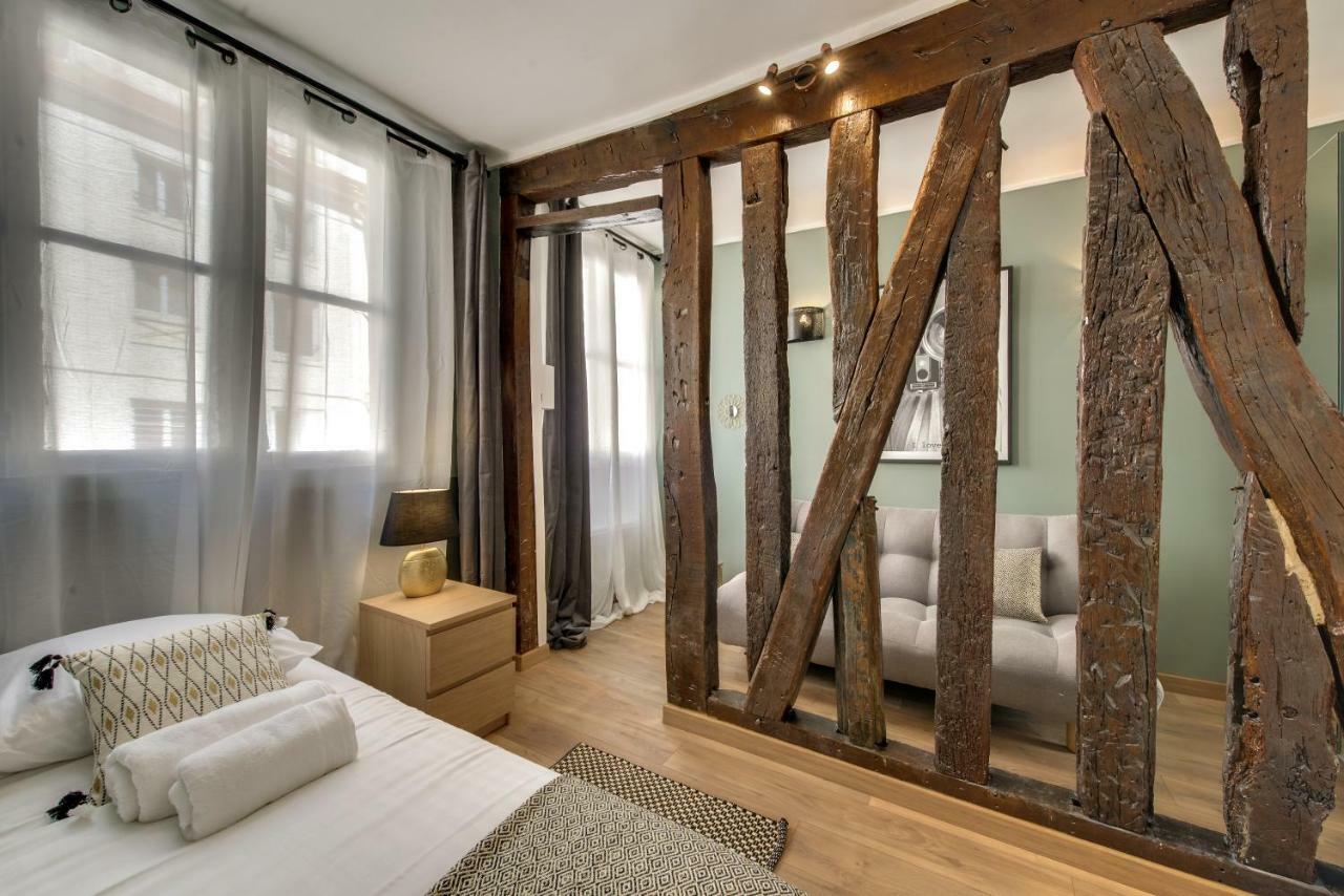 Beautiful Triplex In The Center Of *