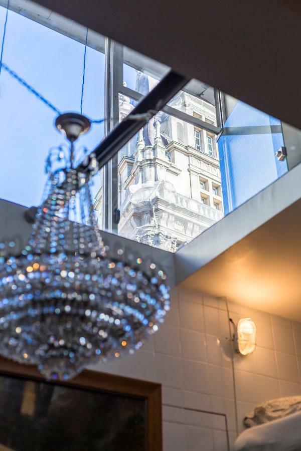 Attractive 25 M2 In A District * Paris