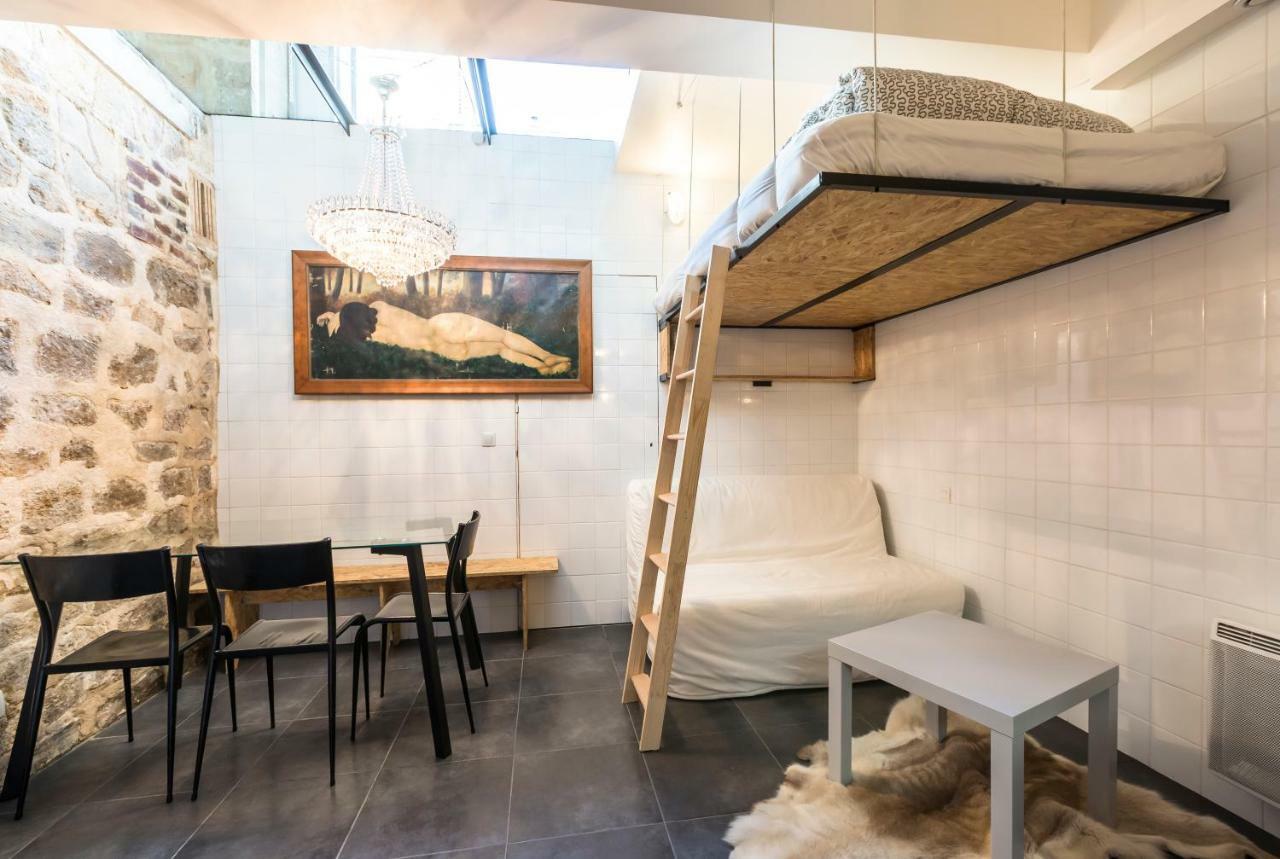 Attractive 25 M2 In A District * Paris