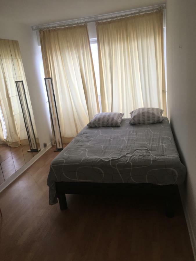 Rue De La Pompe Apartment