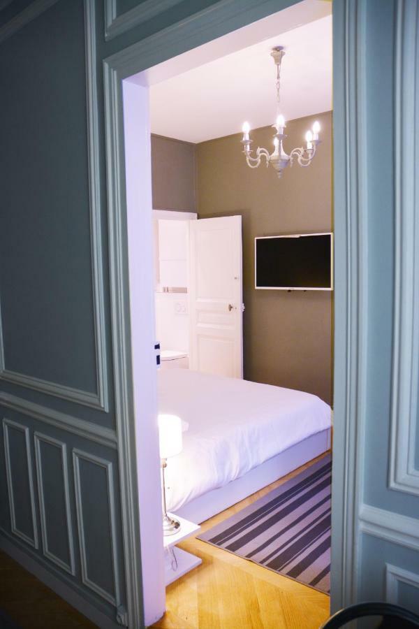 Apartment Sur Cour Paris