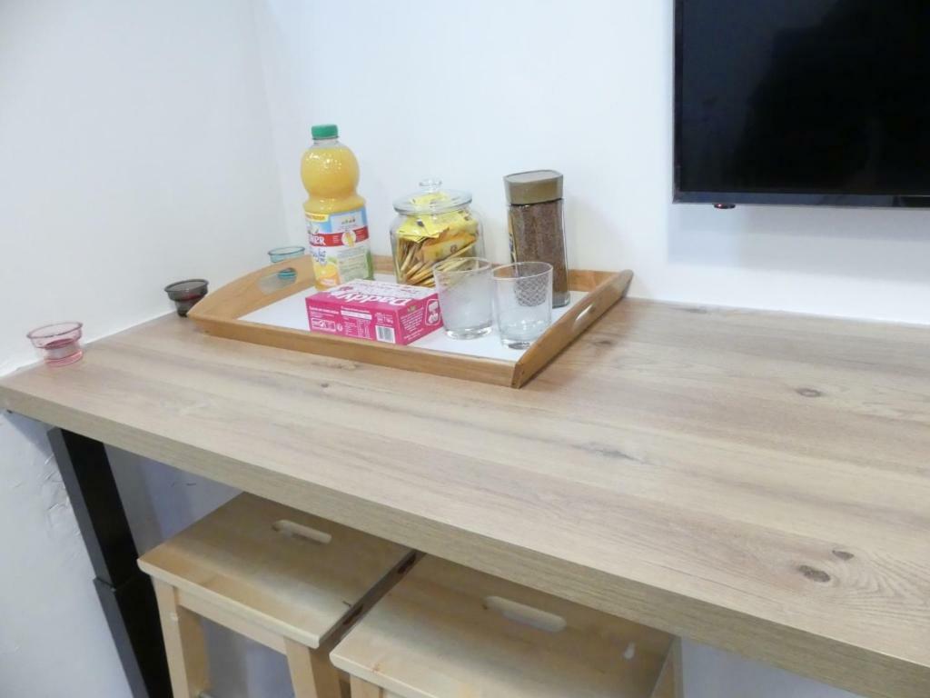 Voltaire Apartment