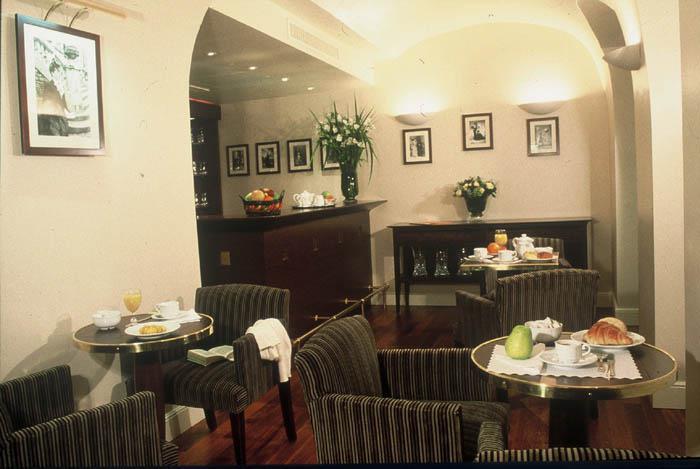Golden Tulip Washington Opéra Hotel 4*