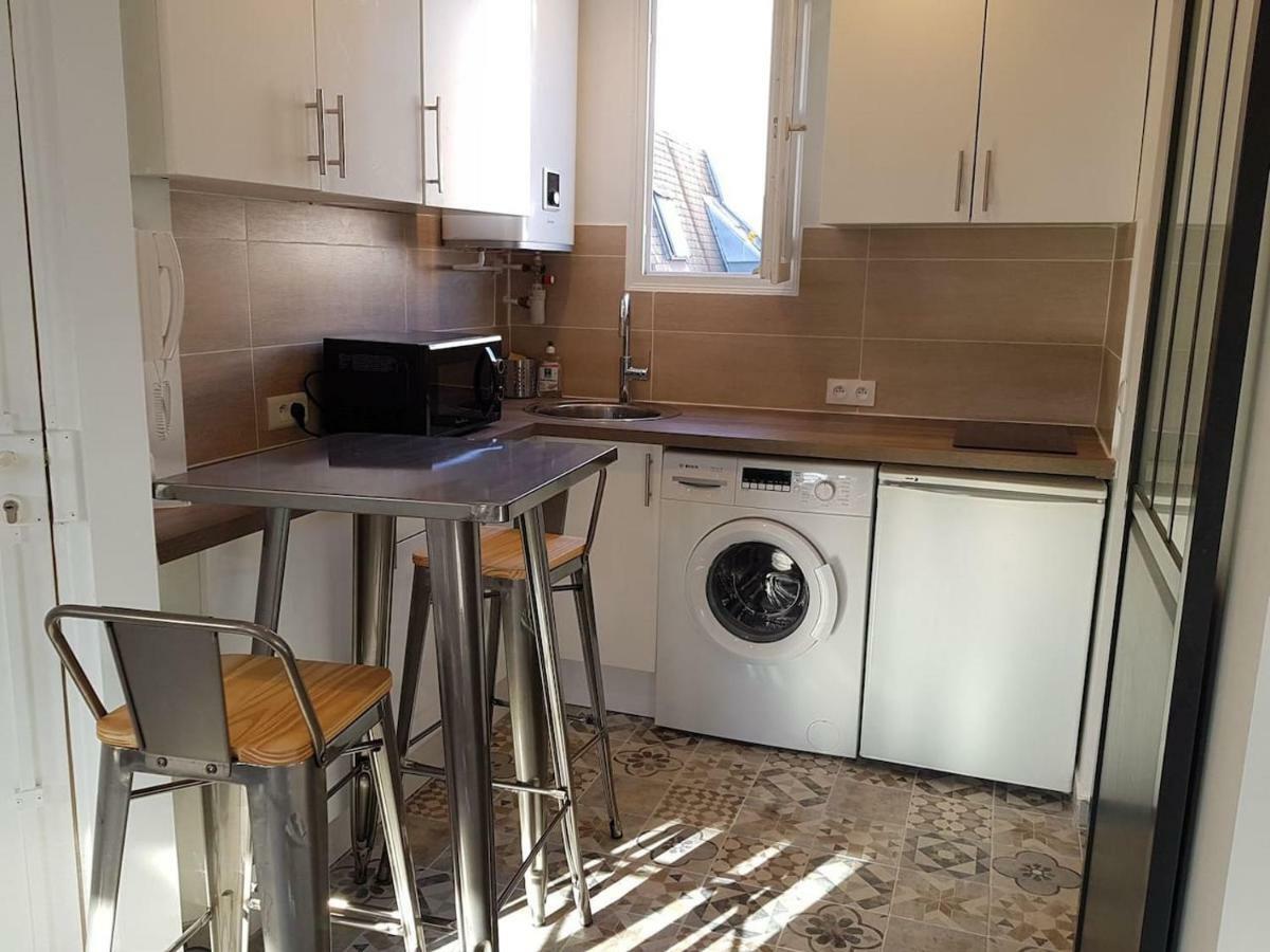 Amazing Studio Eiffel Tower View 16 Apartment