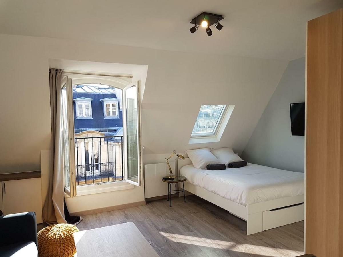 Amazing Studio Eiffel Tower View 16 Apartment