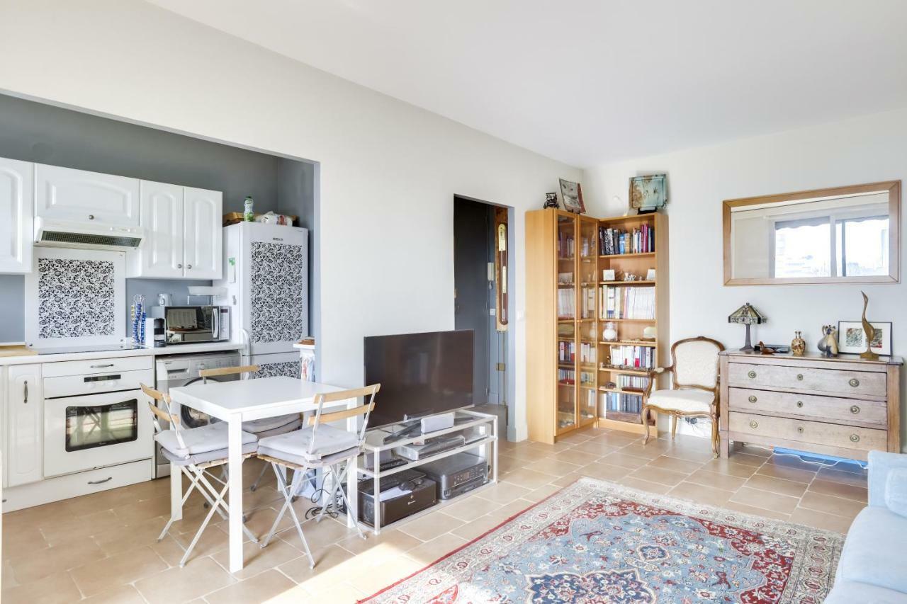 Charming With Terrace By Weekome Apartment