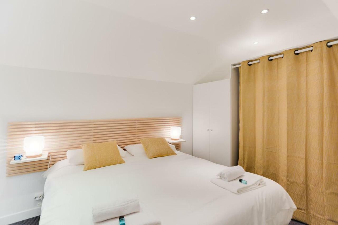 Design For 4 People Between Louvre & Opera Paris