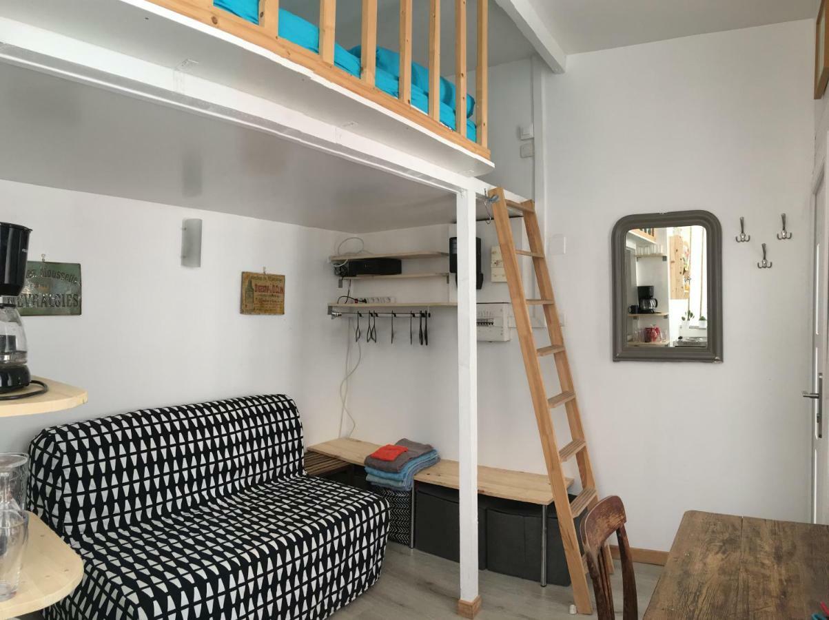 Maisonnette Sur Cour * Paris