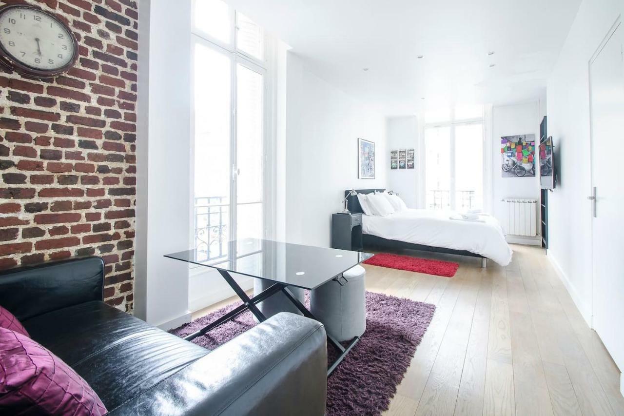Gorgeous Eiffel Tower Apartment Paris