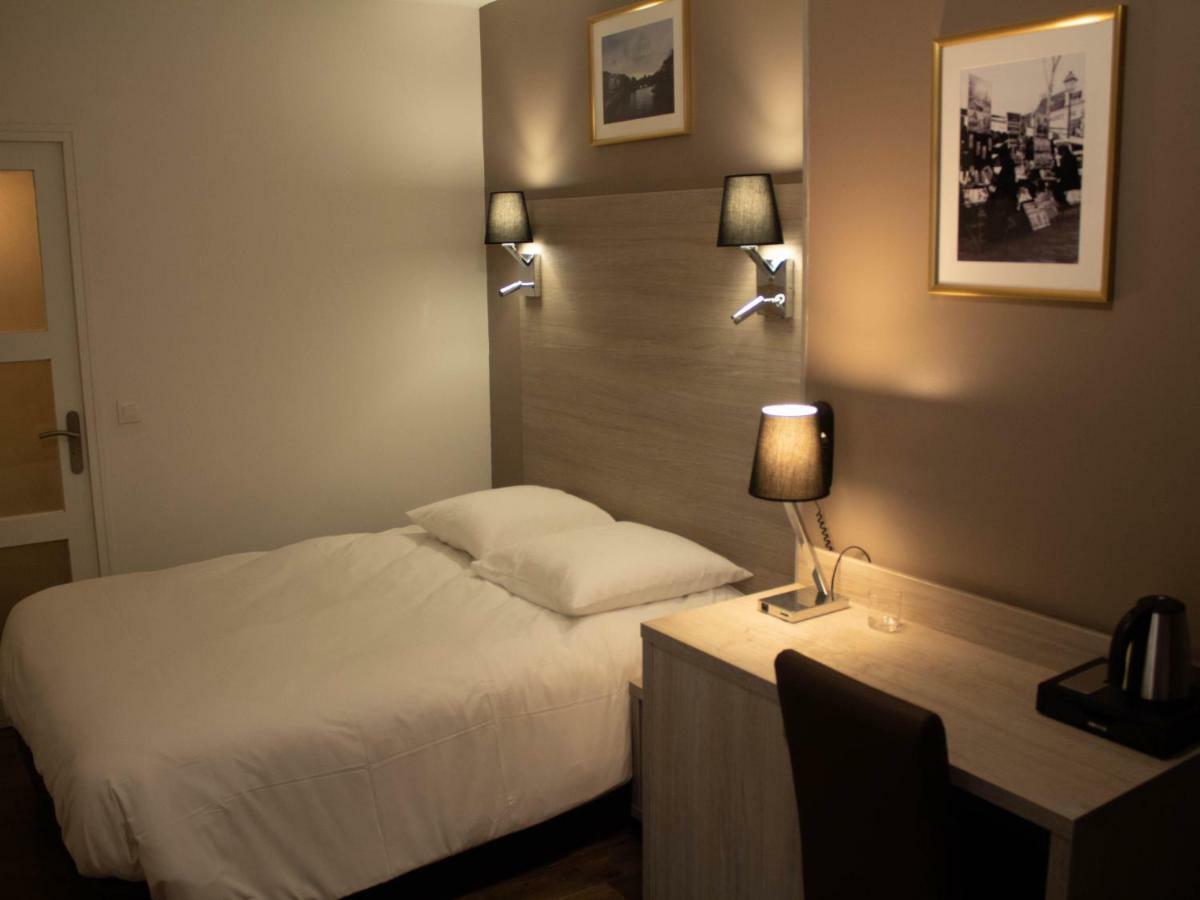 Hotel & Dreams