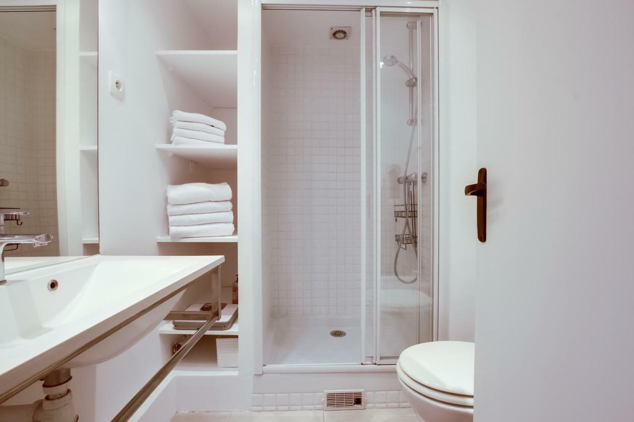 Unit 010 Cherche Midi 19 * Paris