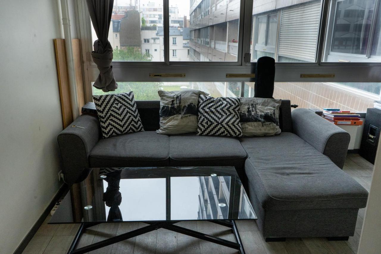 Studio Spacieux Et Calme + Parking Souterrain