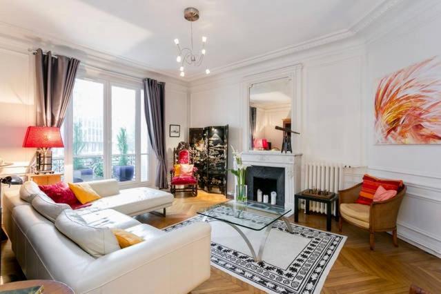 Charming Bedroom * Paris