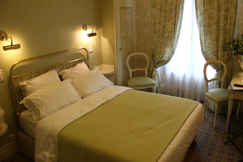 Camille Tapestry Collection By Hilton 4* Paris