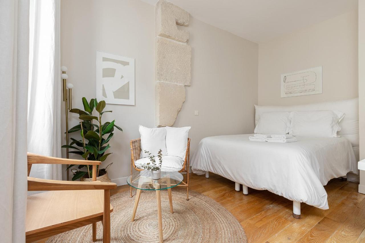 Orange Apartment Paris