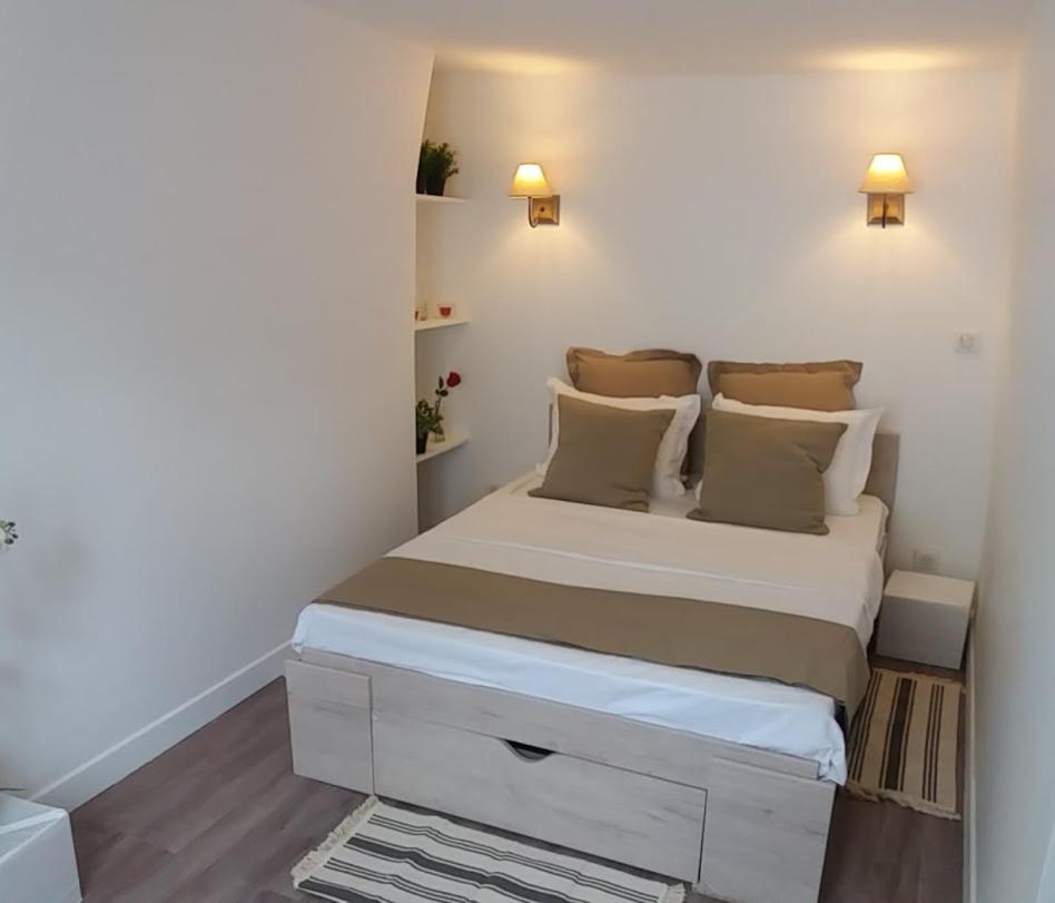 Appartement 8 ème 2 Pièces Métro Miromesnil