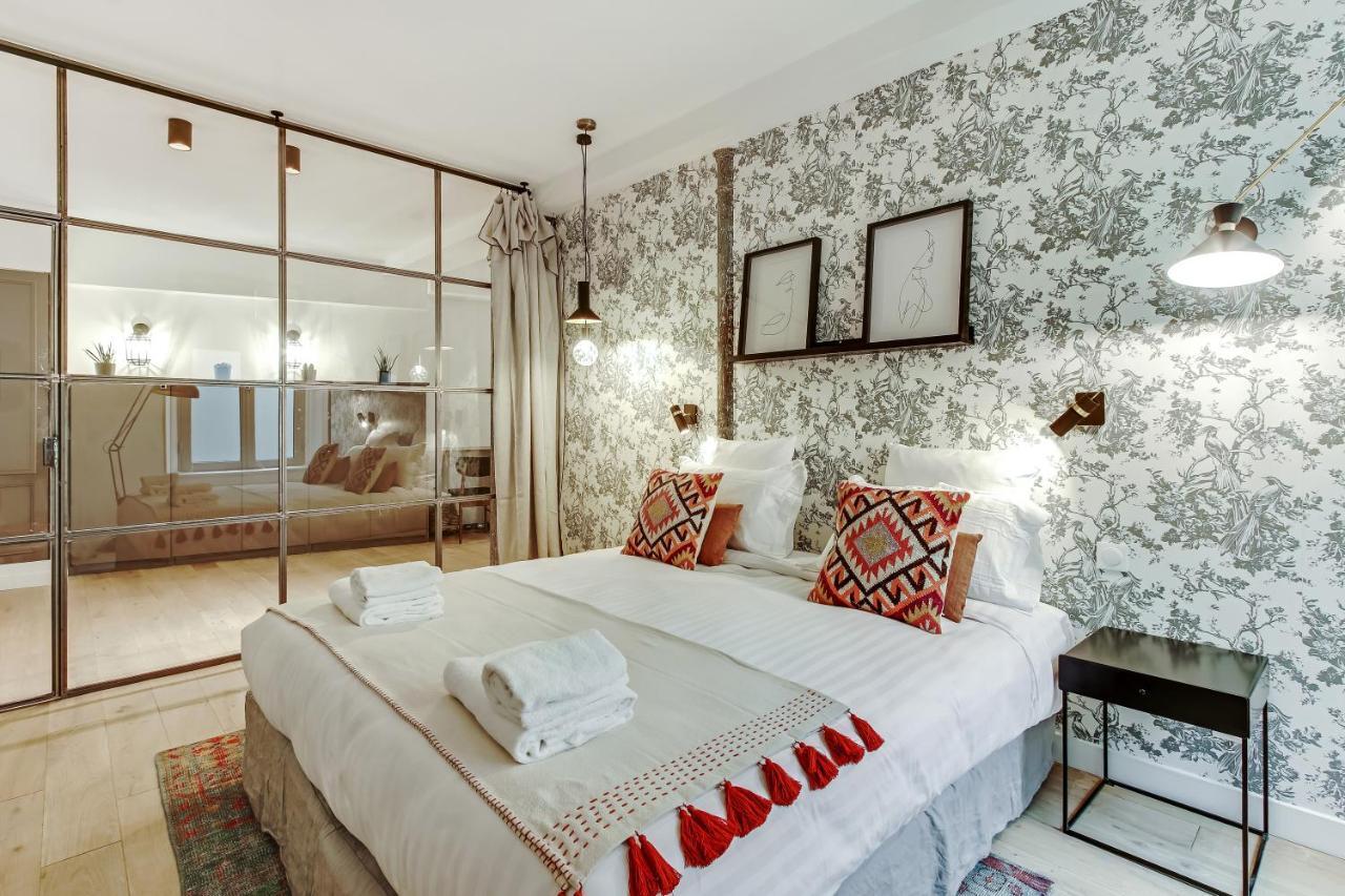 Apartment Pick A Flat's In Louvre Saint Honore Paris