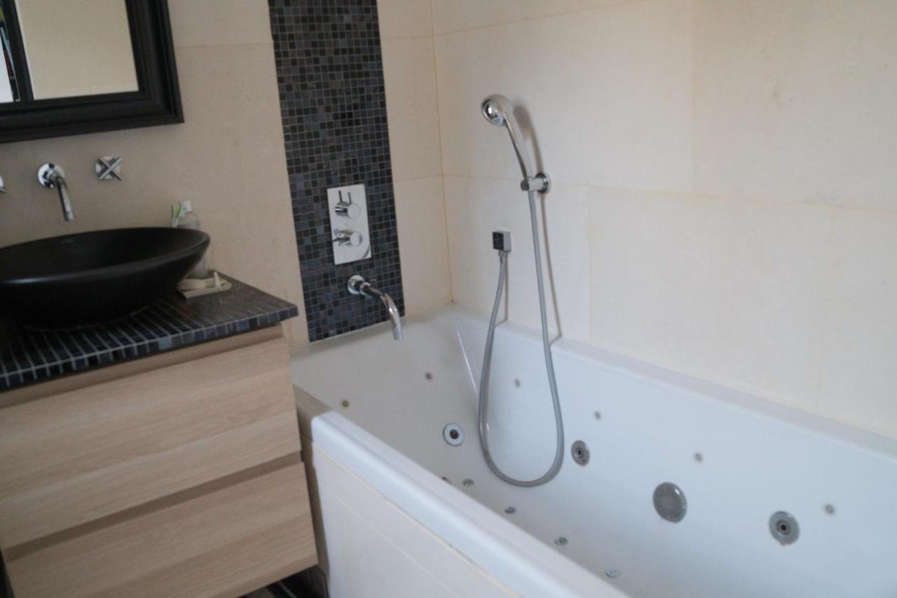 Apartment Hostnfly - Go On The Banks Of The Canal Saint-martin