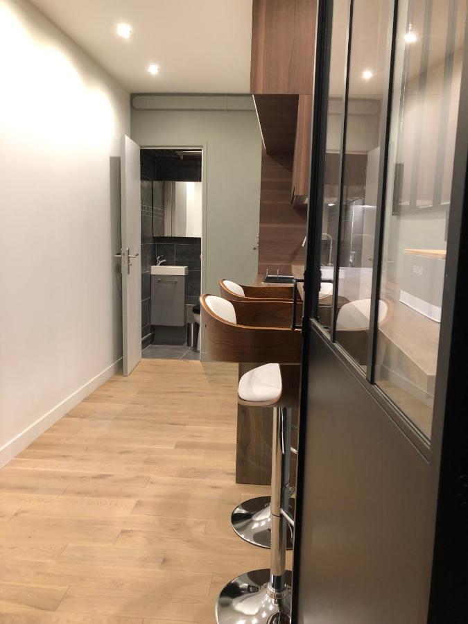 Design Proche Champs-elysees Apartment