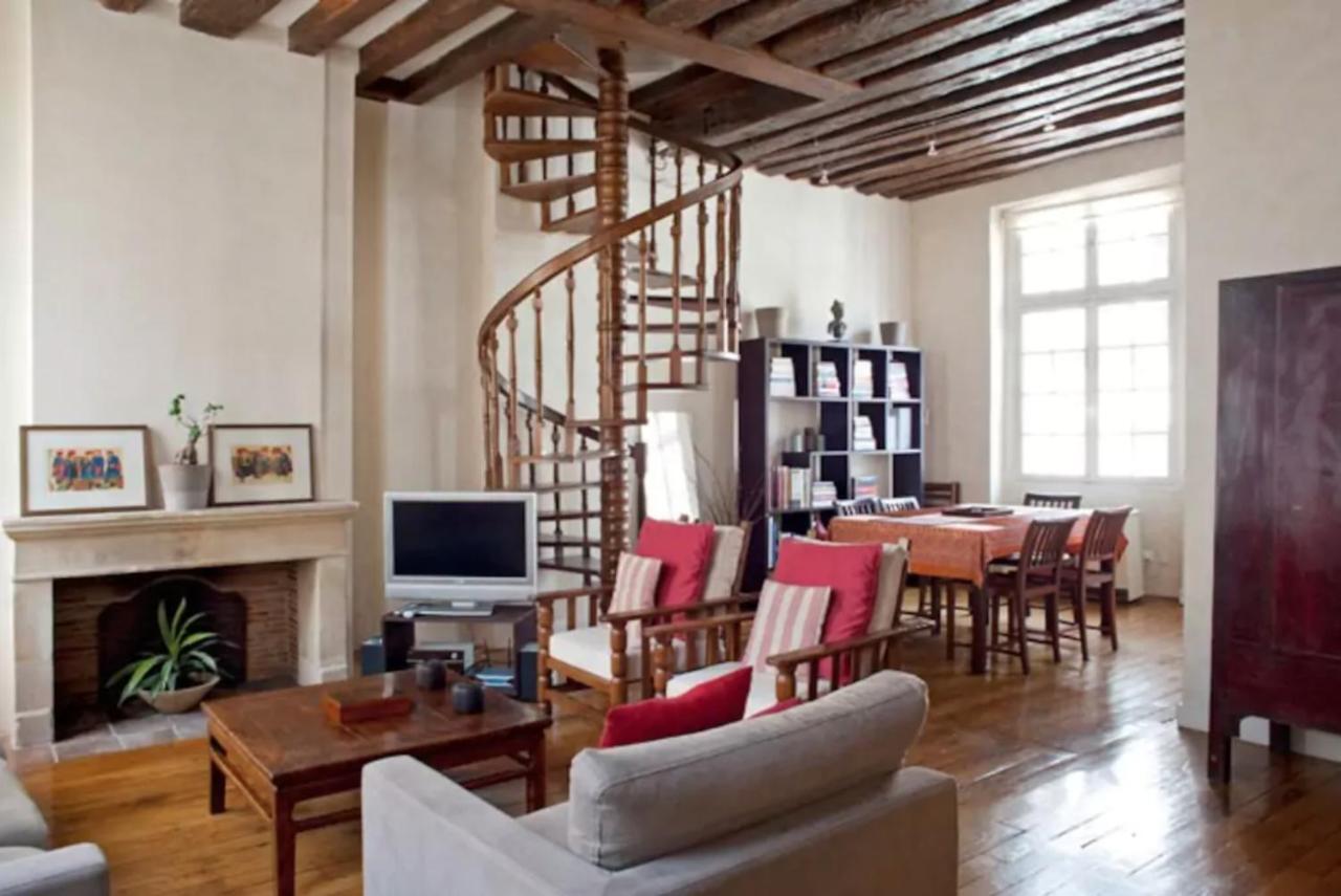 Charming Cosy Triplex In Trendy Marais *
