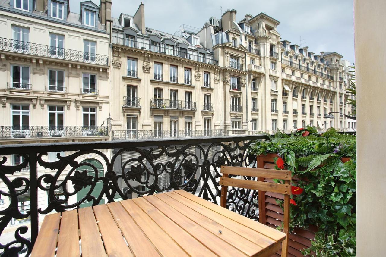 Apartment Center Of By Prestige Paris