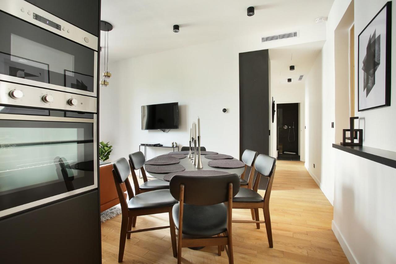 Apartment Center Of By Prestige Paris