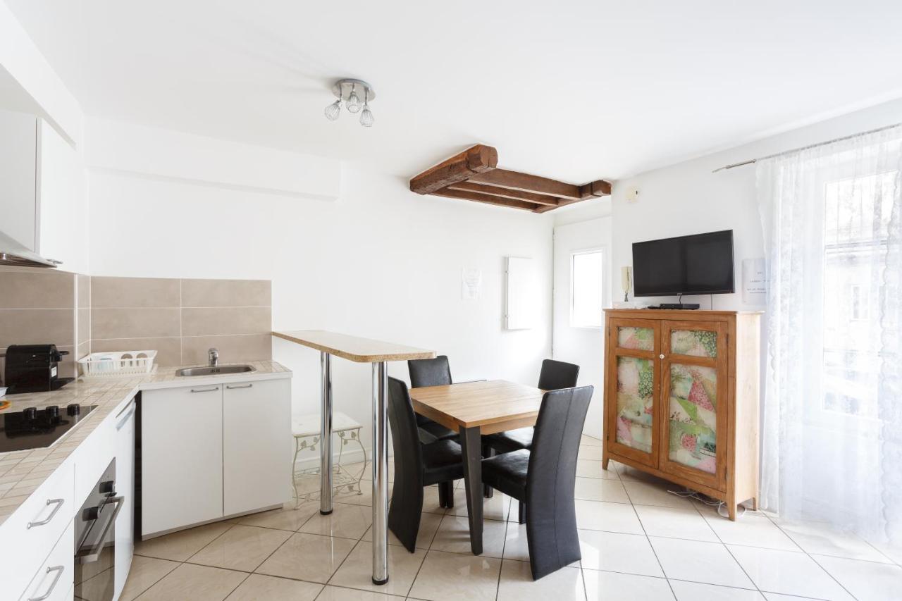 Top House Av Ternes Apartment *