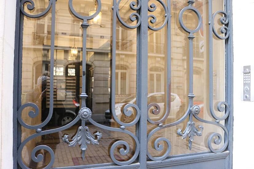 Bright And Newly Renovated 2 Bedroom Apartment, Hip & Paris, Montmartre-opera Apartamento *