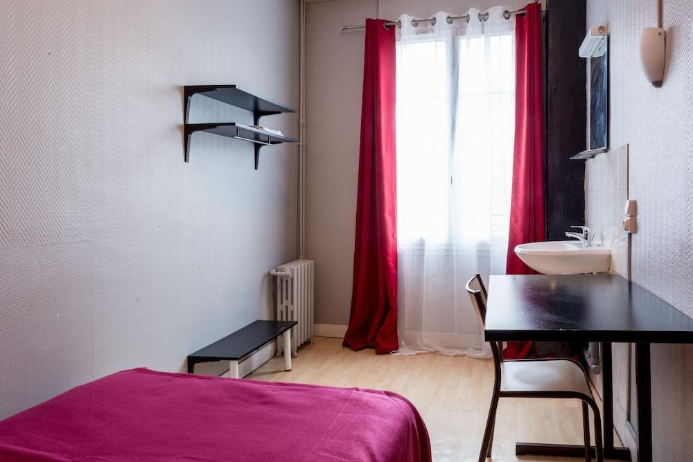 Hotel Hipotel Belleville Gare De L'est Paris