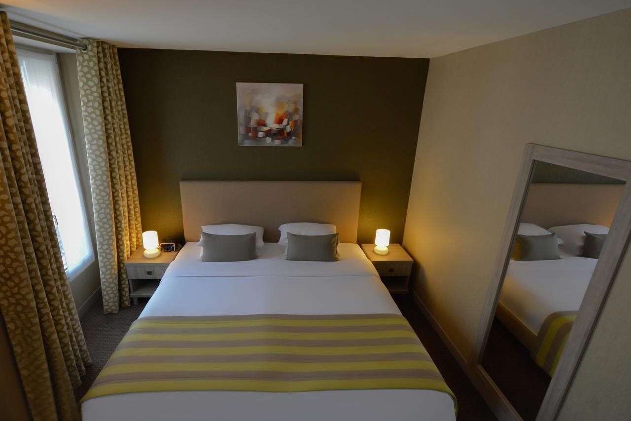 29 Lepic Hotel
