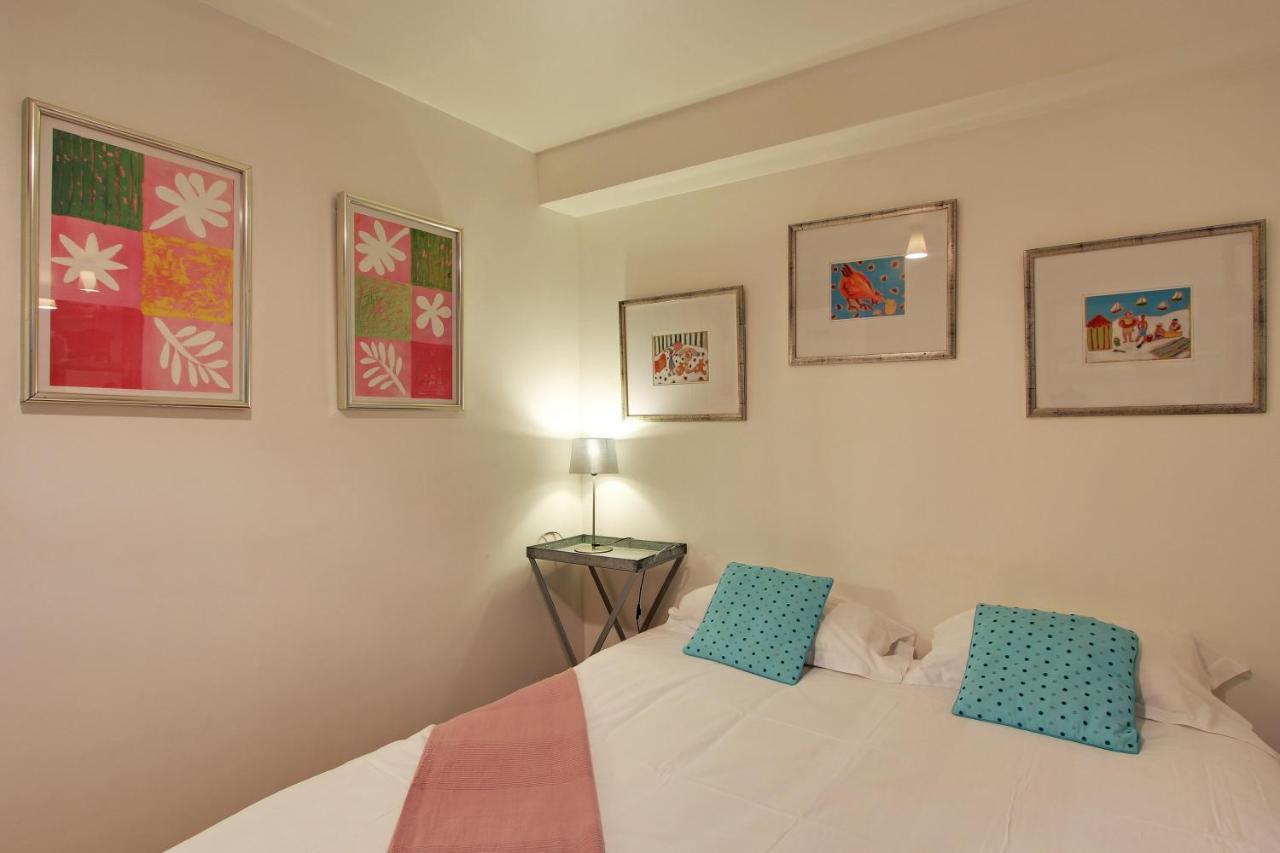 S09278 - With Patio For 3 People, Grand Boulevards * Paris