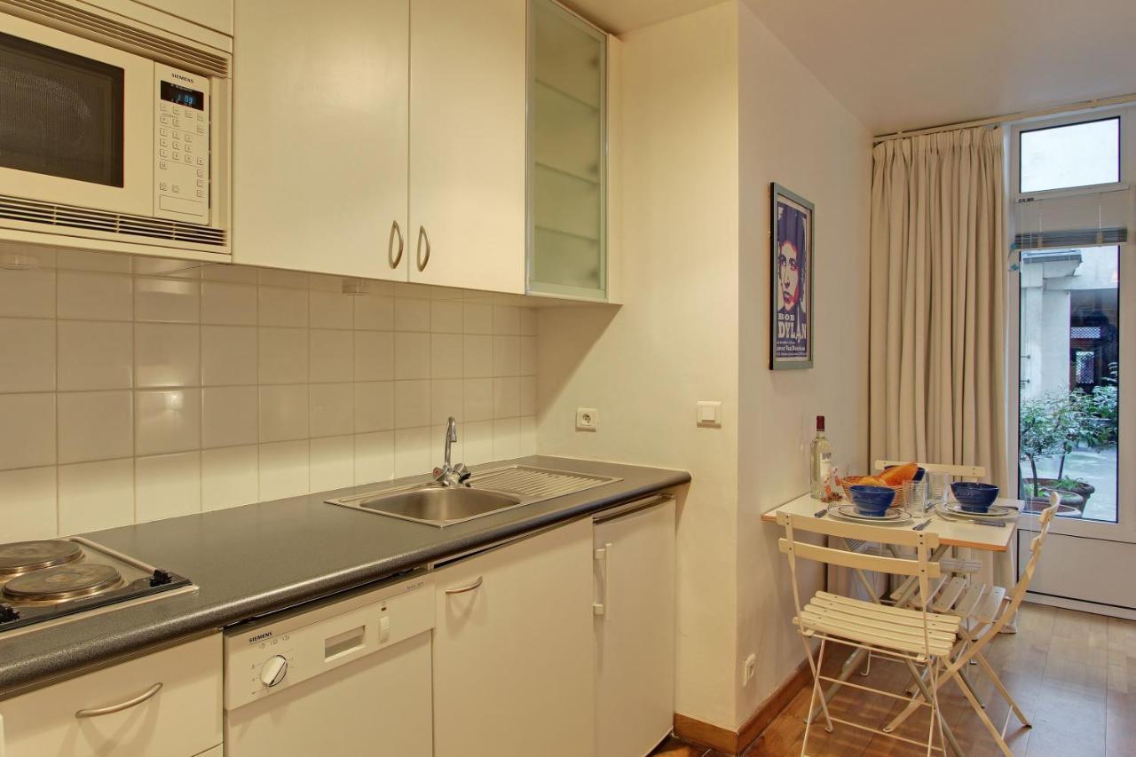 S09278 - With Patio For 3 People, Grand Boulevards Apartment