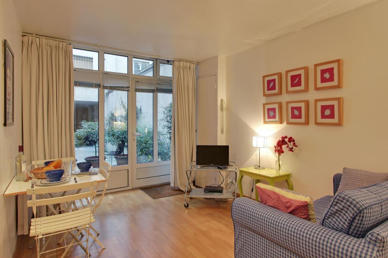 S09278 - With Patio For 3 People, Grand Boulevards Apartment