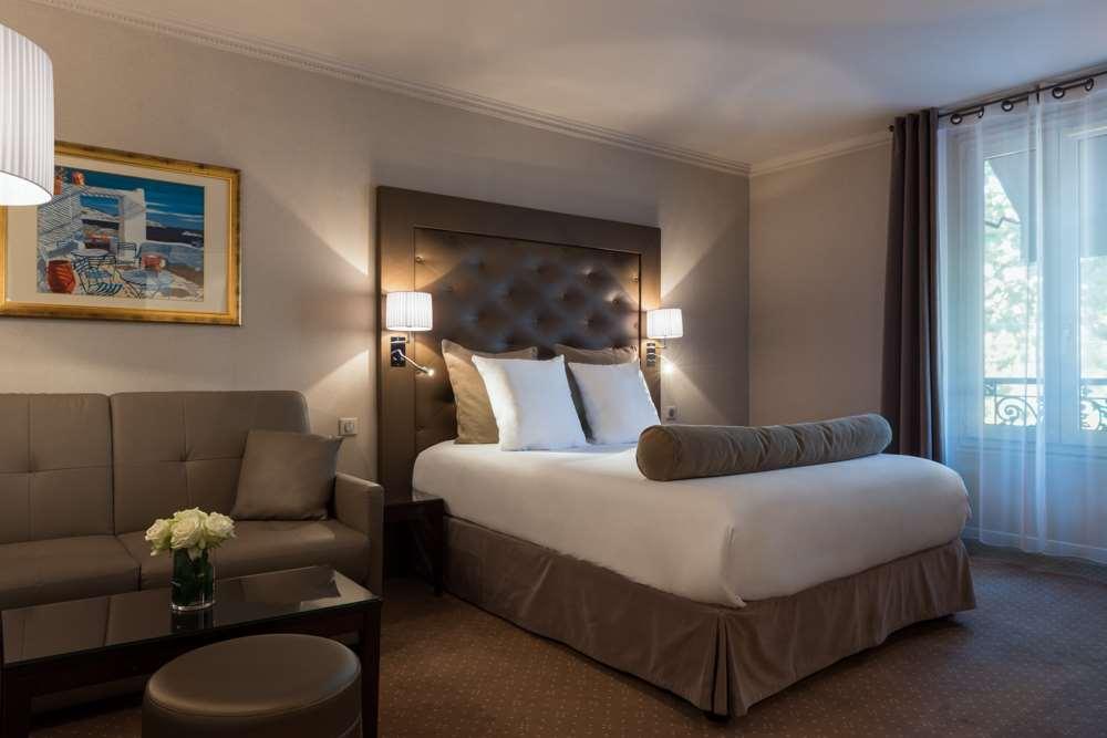 Saint Cyr Etoile Hotel