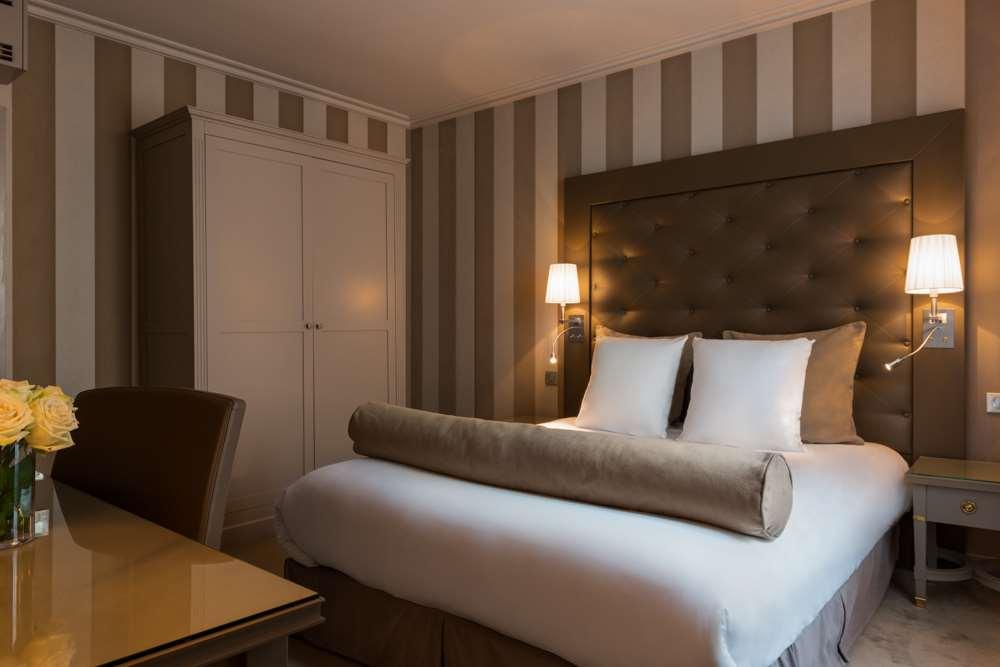 Saint Cyr Etoile 3* Paris